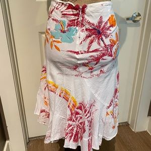 Cute white skirt with color splashes - billabong